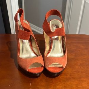 NWOT Michael Shannon Orange Suede Heels Sz 8.5